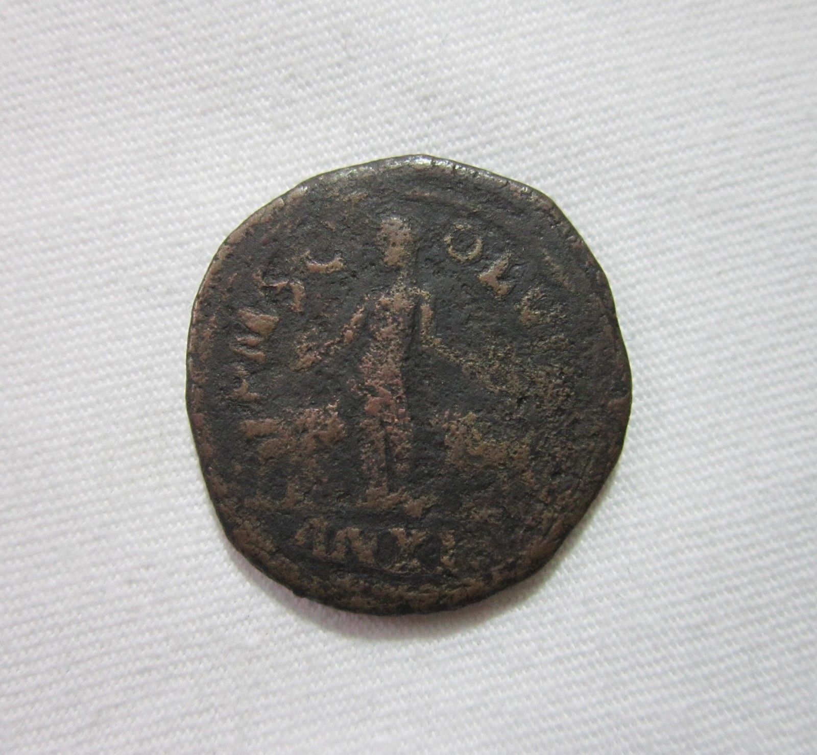 MOESIA SUPERIOR, VIMINACIUM. AE 30 TRAJAN DECIUS  249-251 AD. MOESIA  BULL/LION.