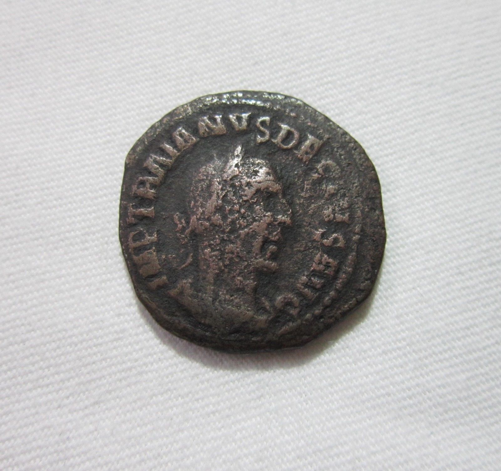 MOESIA SUPERIOR, VIMINACIUM. AE 30 TRAJAN DECIUS  249-251 AD. MOESIA  BULL/LION.