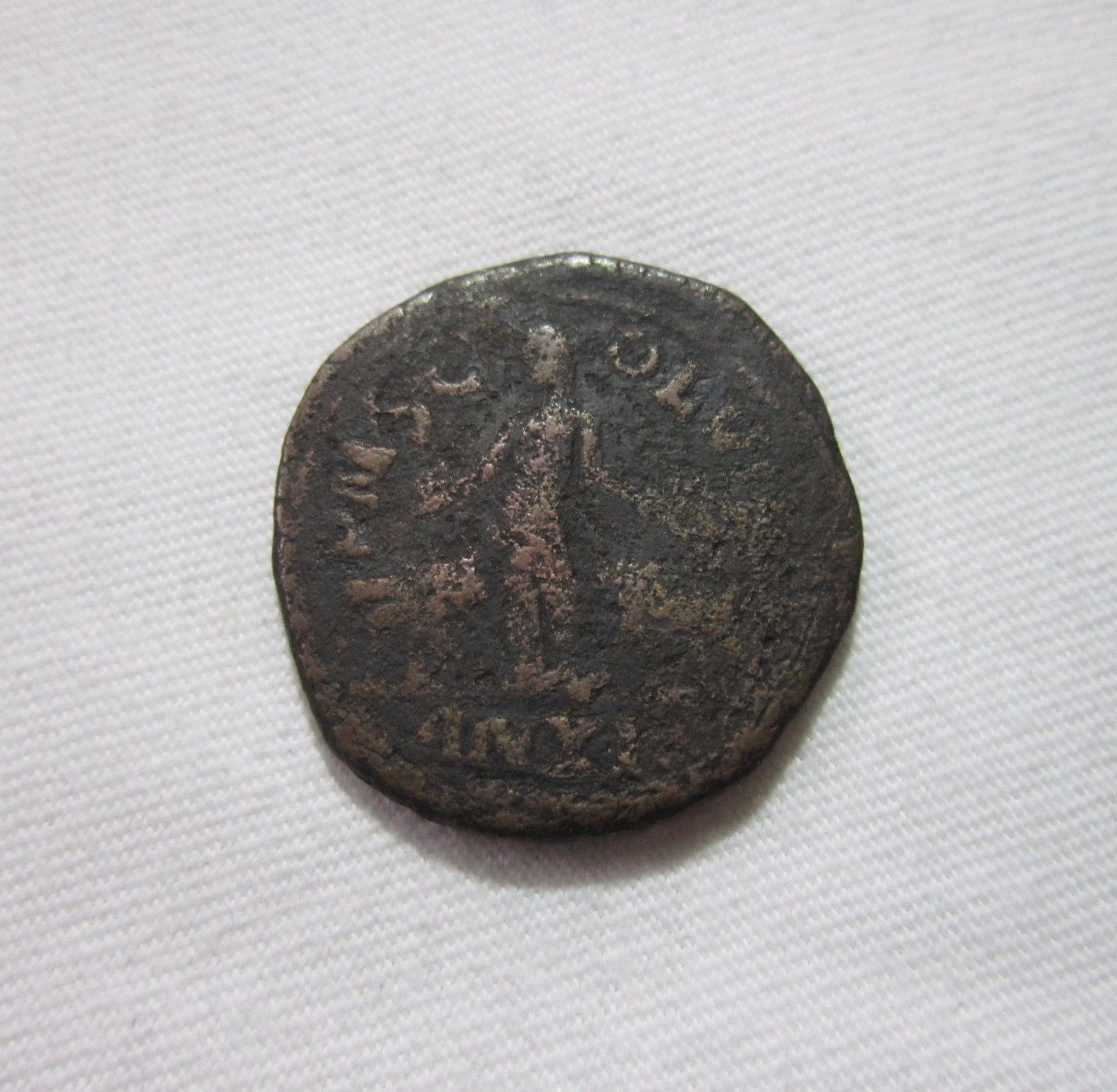 MOESIA SUPERIOR, VIMINACIUM. AE 30 TRAJAN DECIUS  249-251 AD. MOESIA  BULL/LION.