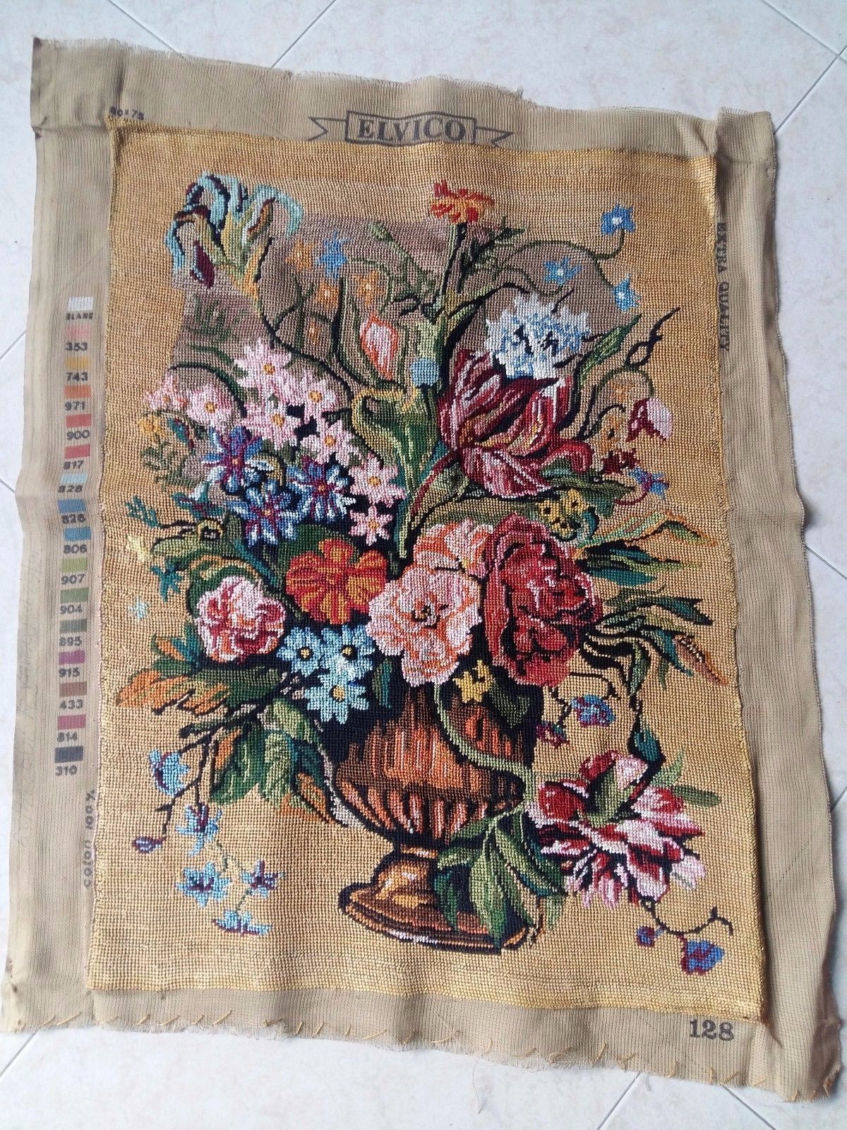 ANTIQUE Large Hand Embroidered Needlepoint Tapestry Lovely Flowers 24,5"x17,5"