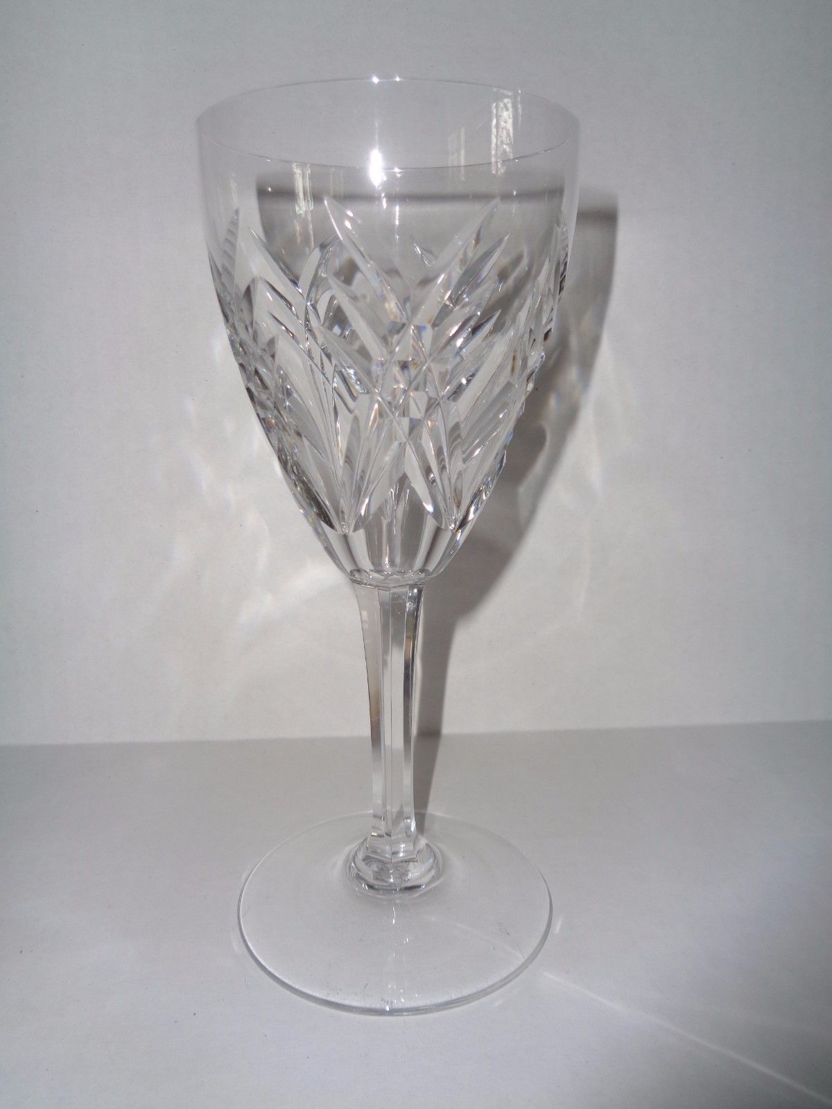 BACCARAT Auvergne-Perigold VINTAGE CRYSTAL WINE GLASS  6 7/8" H