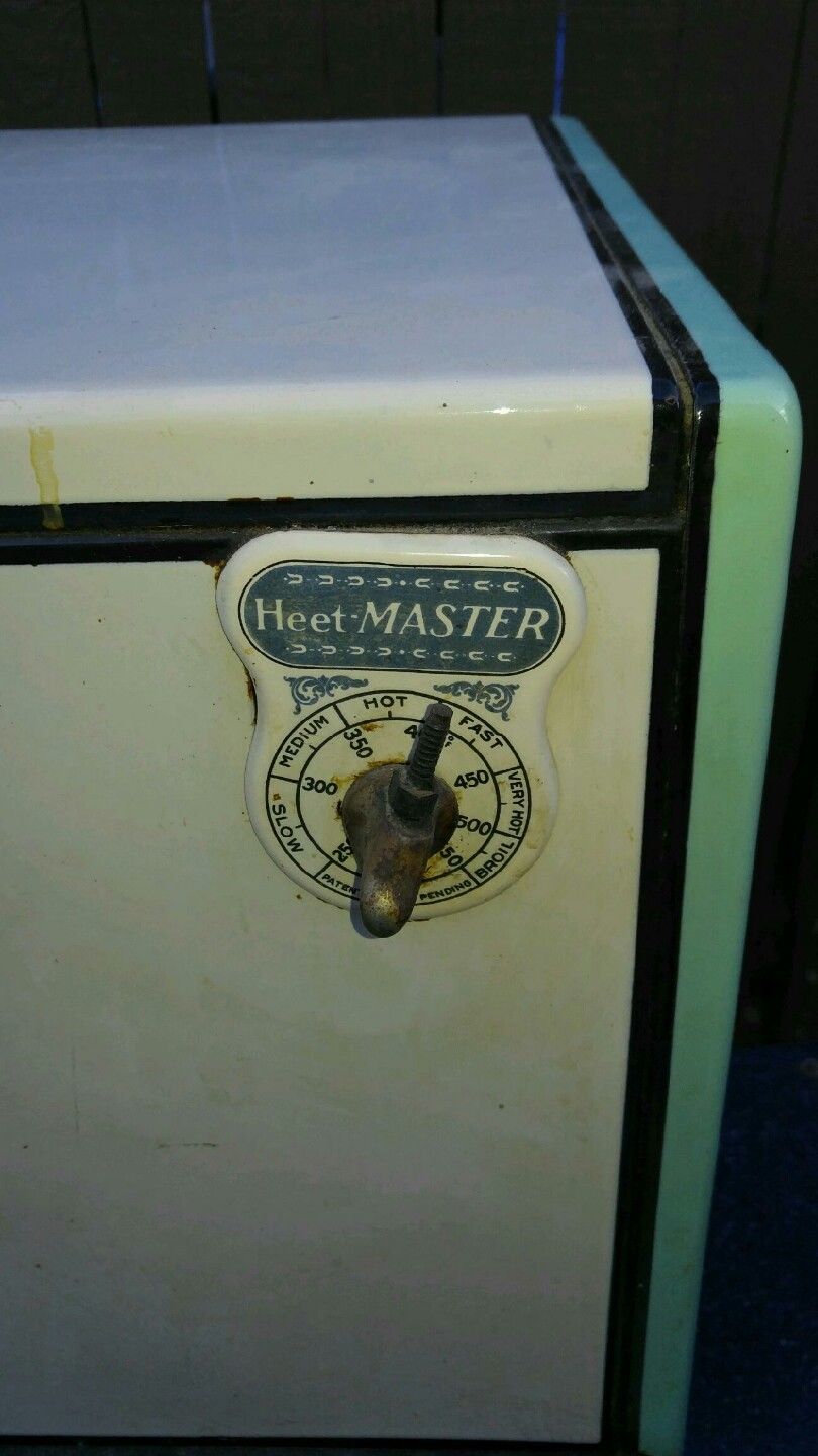 Heet master antique stove