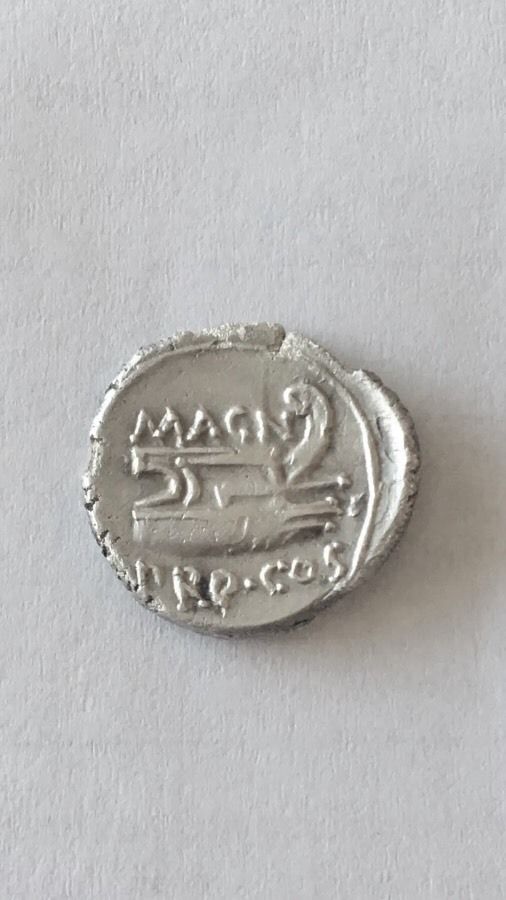 Gnaeus Pompeius Magnus . 49-48 BC. AR Denarius (18mm, 3,35g, )