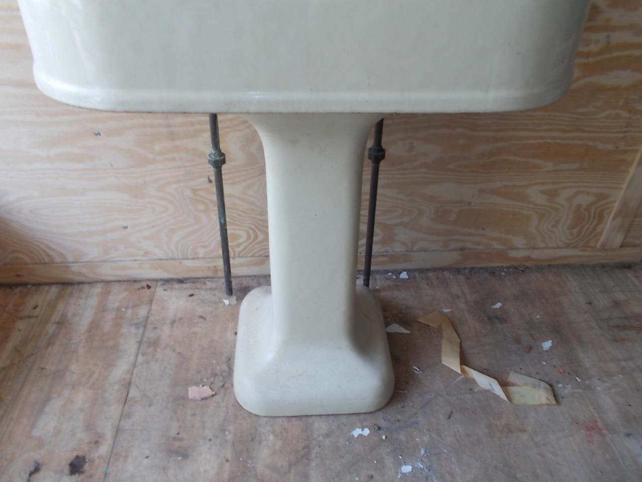 PEDESTAL SINK WHITE PORCELAIN OVER CAST IRON ANTIQUE 1930'S BARBER SHOP FARM