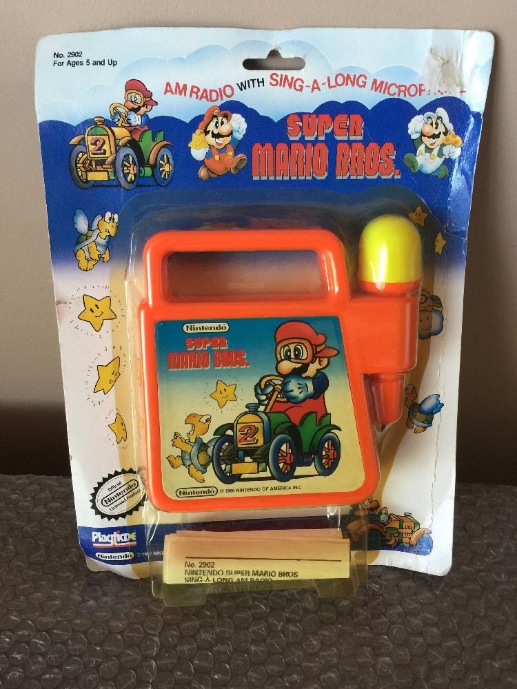 Vintage 1989 Nintendo Super Mario Bros AM Radio w Singalong Microphone Playtime