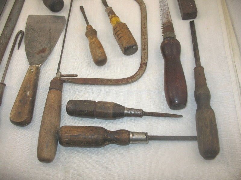 HUGE Lot OF OLD RUSTY Vintage & Antique Wood Handled Tools PRIMITIVE ART ~52F7