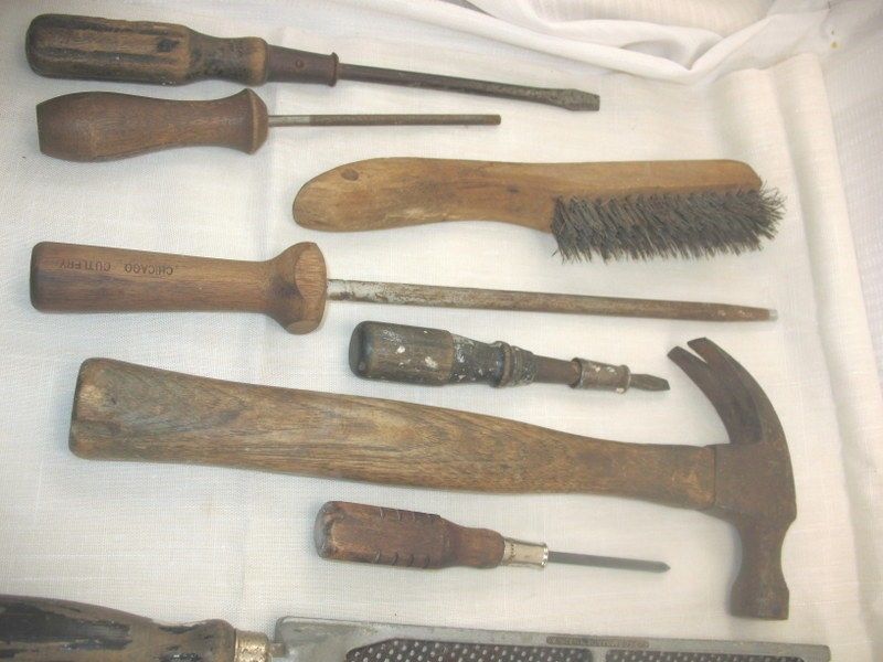 HUGE Lot OF OLD RUSTY Vintage & Antique Wood Handled Tools PRIMITIVE ART ~52F7