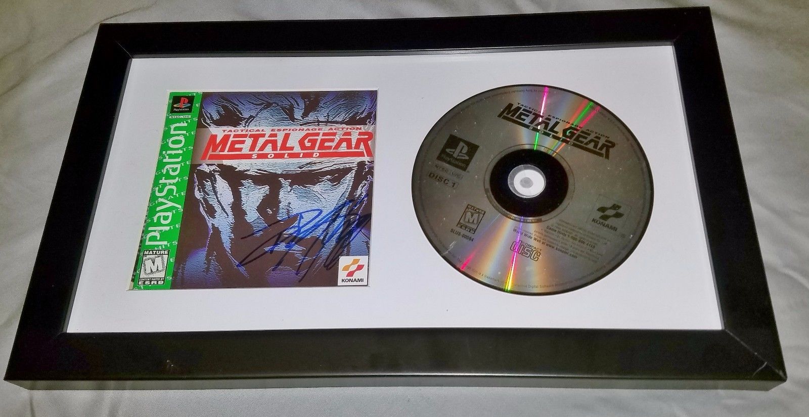 DAVID HAYTER SIGNED PLAYSTATION METAL GEAR SOLID 1998 FRAMED +COA HIDEO KOJIMA