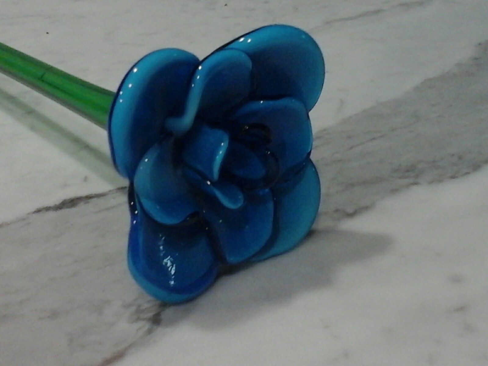 BEAUTIFUL GLASS FLOWER 15 1/2 " LONG HAND BLOWN MURANO STYLE LONG STEMMED BLUE