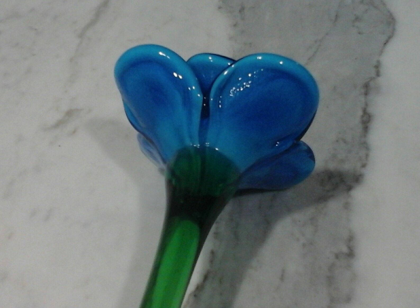 BEAUTIFUL GLASS FLOWER 15 1/2 " LONG HAND BLOWN MURANO STYLE LONG STEMMED BLUE