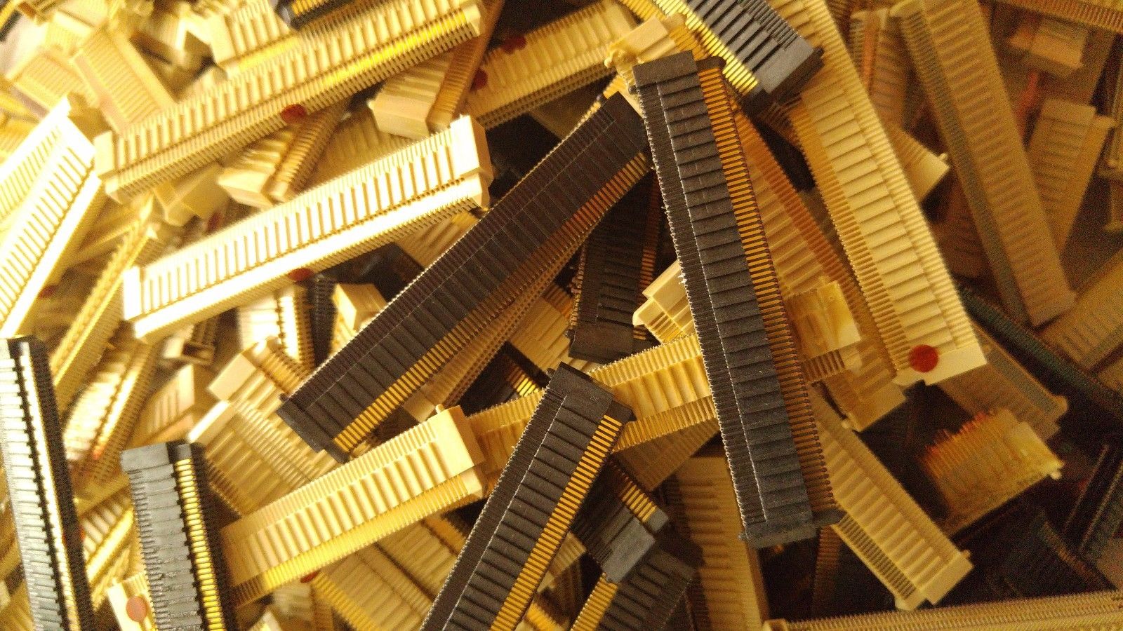 10 OLD CONNECTORS WITH 1500 PINS FOR GOLD RECOVERY SCRAP