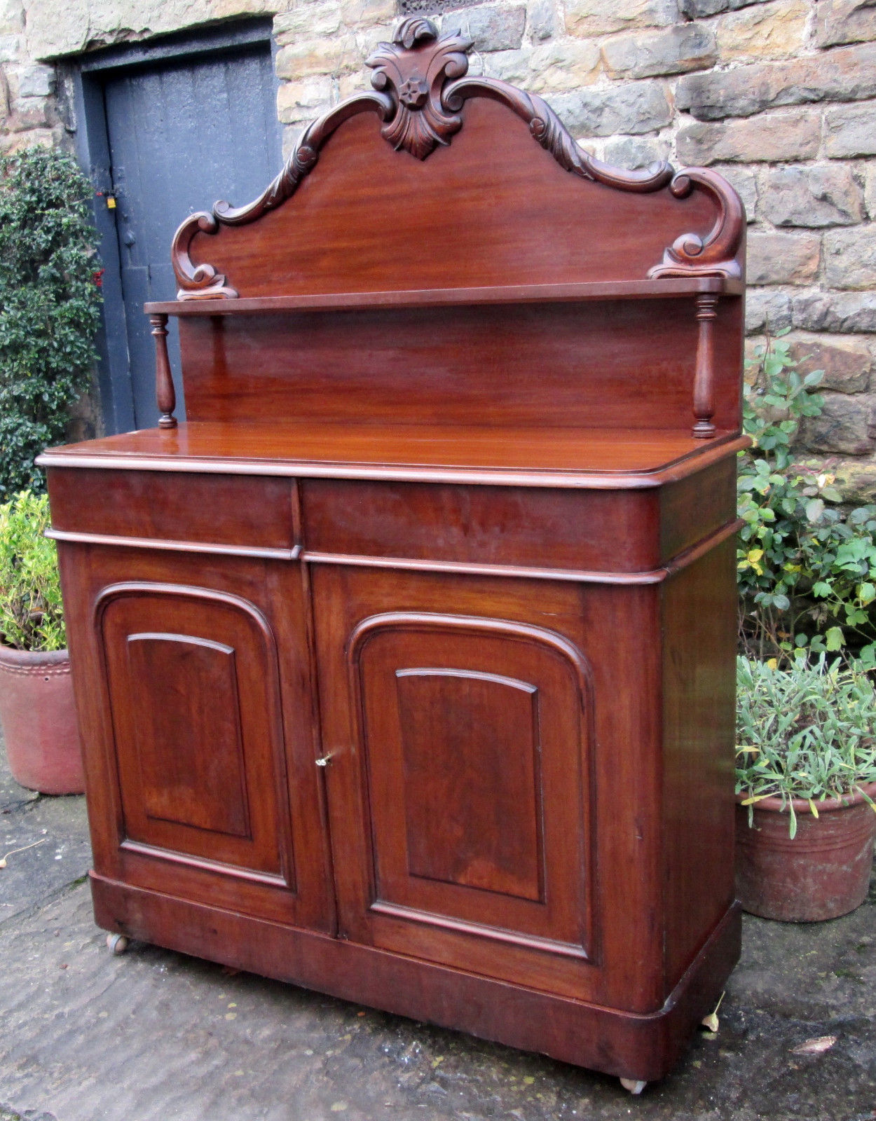 VICTORIAN FLAME MAHOGANY CHIFFONIER Dresser sideboard cabinet server