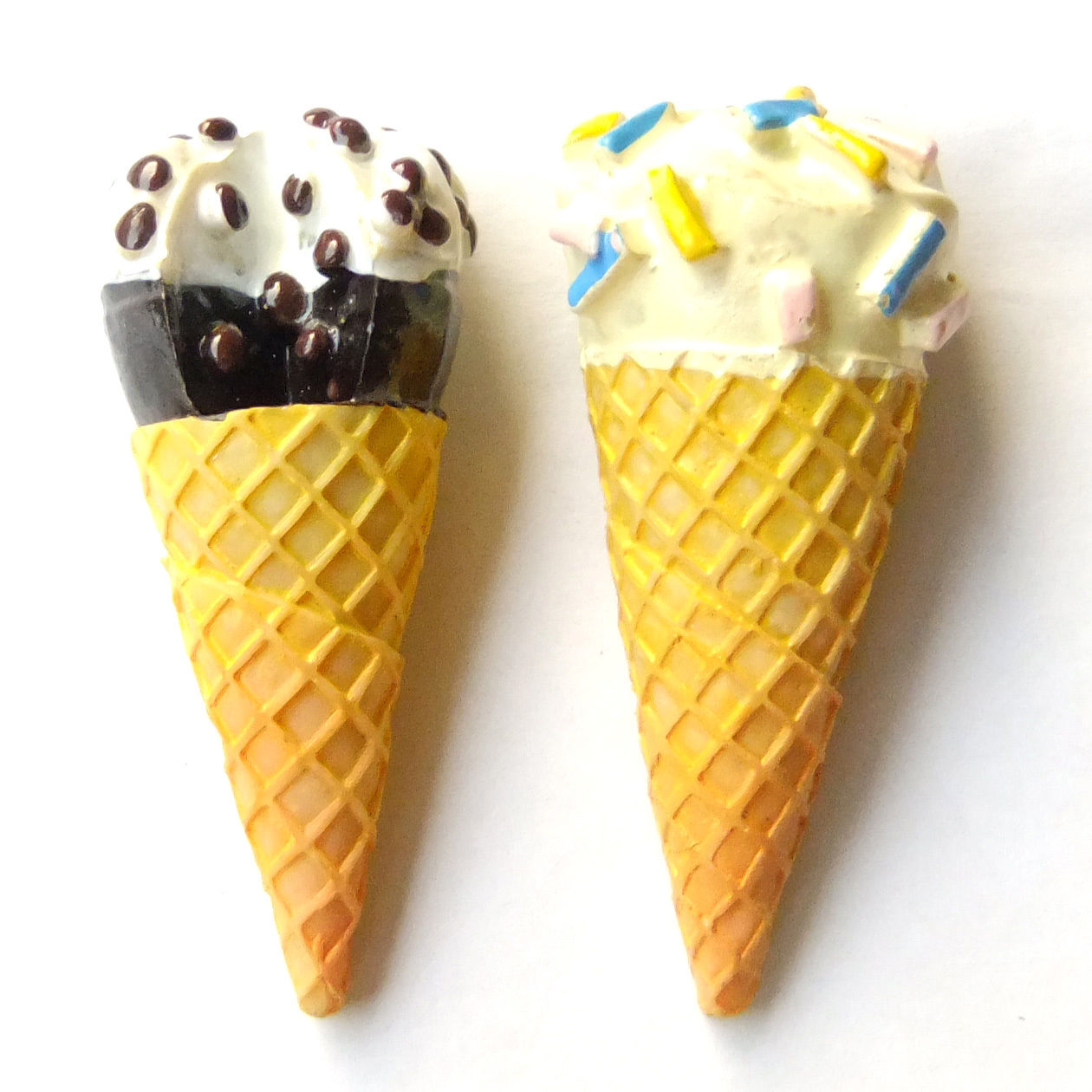 2 Ice Cream Chocolate Vanilla Artificial 3D Resin Fridge Magnet Fun Decor Gift