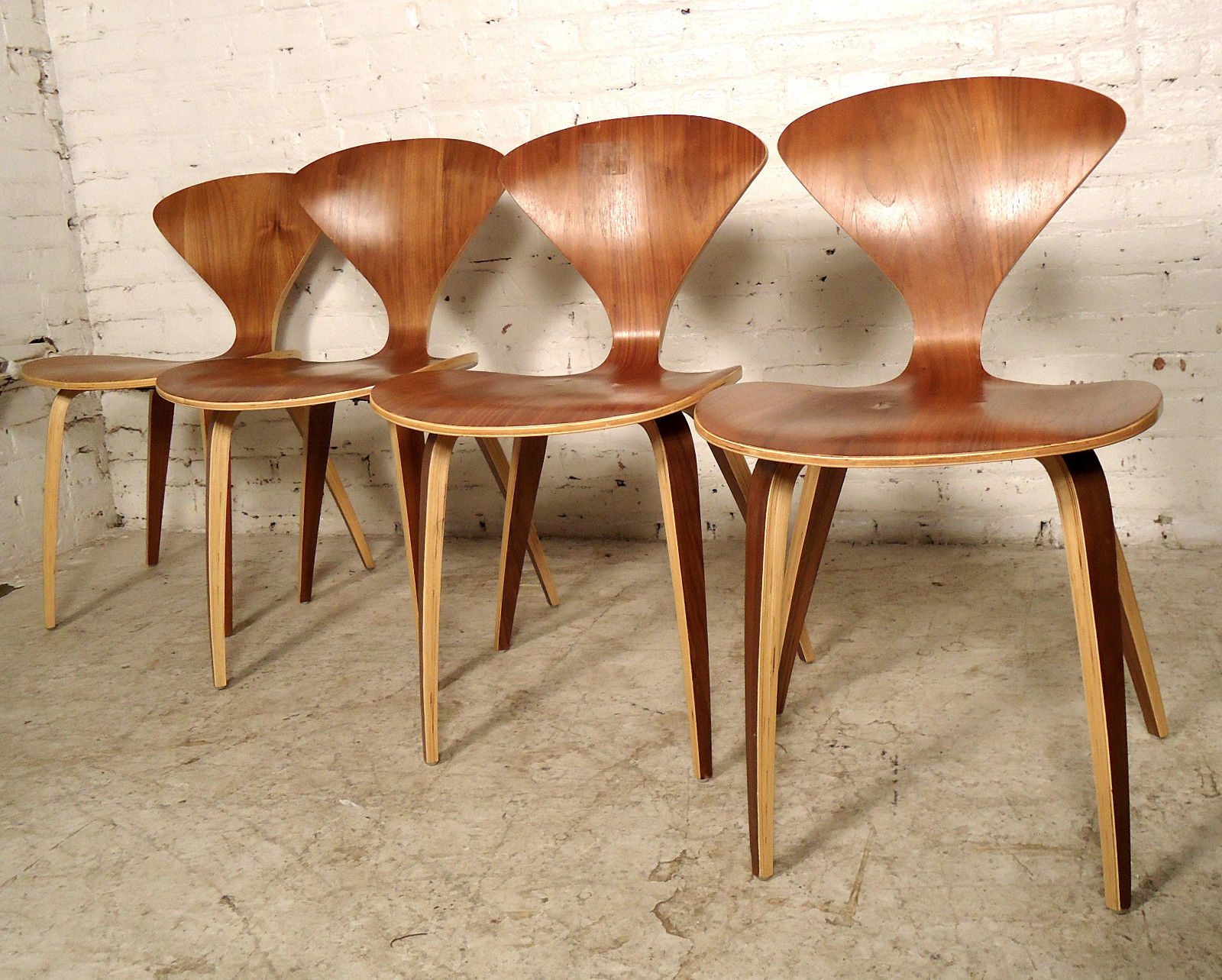 Set of Mid-Century Modern Cherner Chairs (06405)NS