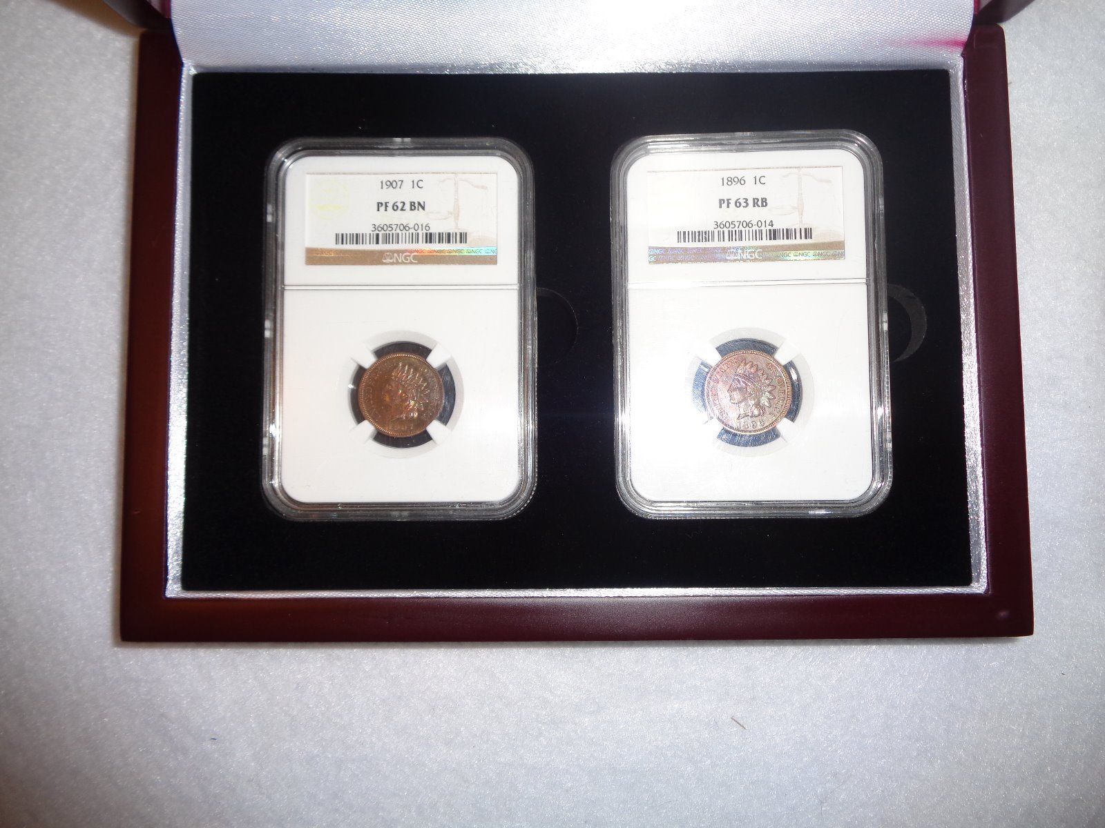 Wood Display Box For 2 Certified Coin Slab NGC, PCGS or ANA - Mahogany Finish