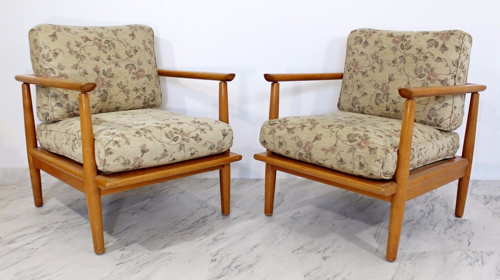 Mid Century Modern Pair Of Drexel Precedent Lounge Club Armchairs In Birch