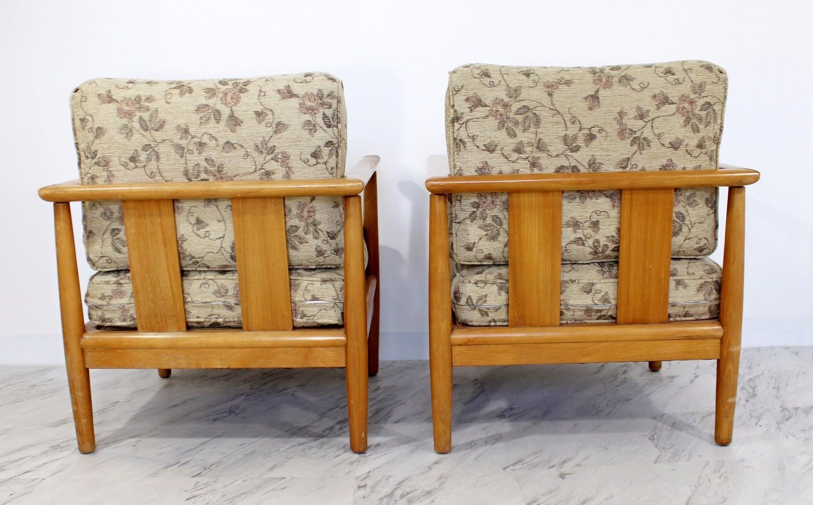 Mid Century Modern Pair Of Drexel Precedent Lounge Club Armchairs In Birch