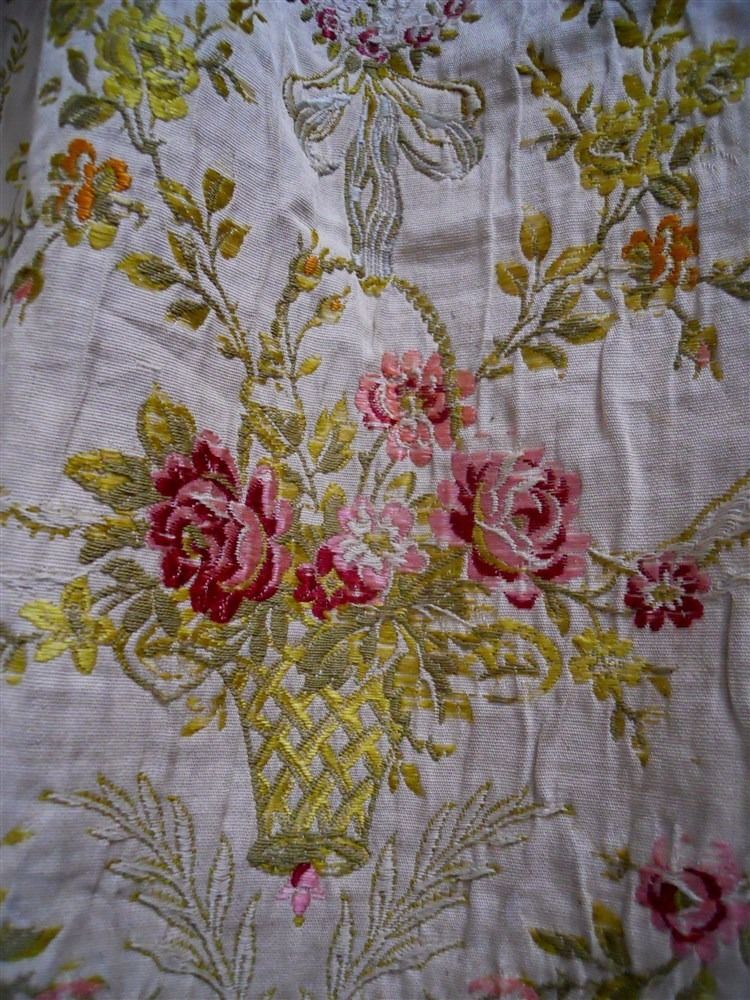 ANTIQUE FRENCH SILK JACQUARD FABRIC  19TH-CENTURY  MARIE ANTOINETTE