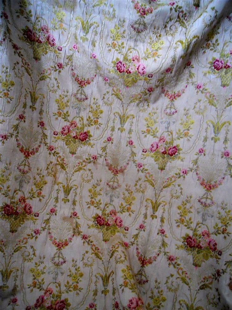 ANTIQUE FRENCH SILK JACQUARD FABRIC  19TH-CENTURY  MARIE ANTOINETTE