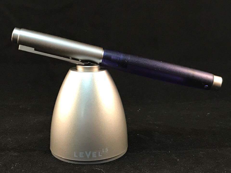 PELIKAN LEVEL 5 fountain pen blue/silver 14k/585 gold nib size EF *NOS RARE!!!*