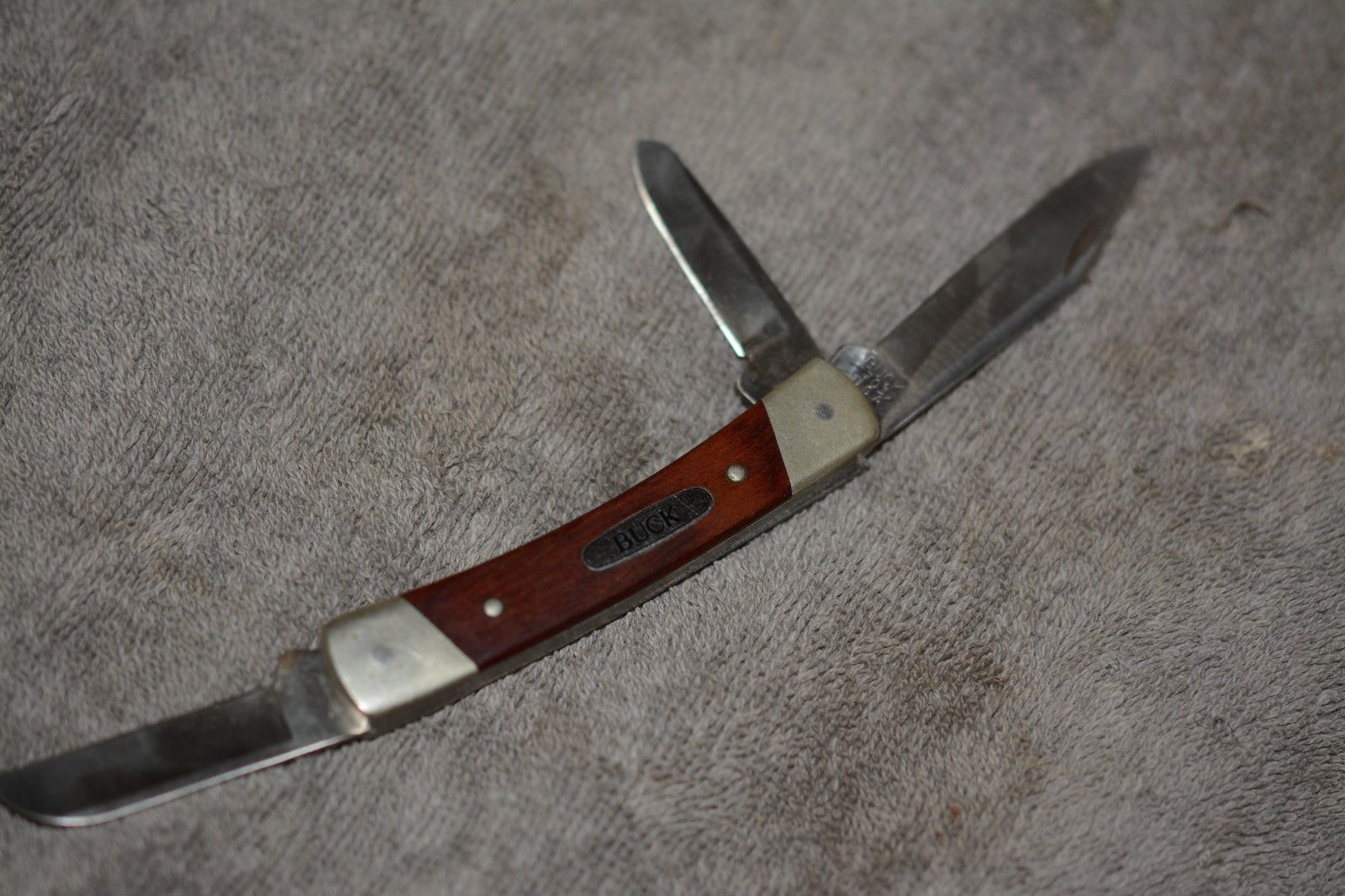 Vintage Buck 7035 Pocket Knife ??