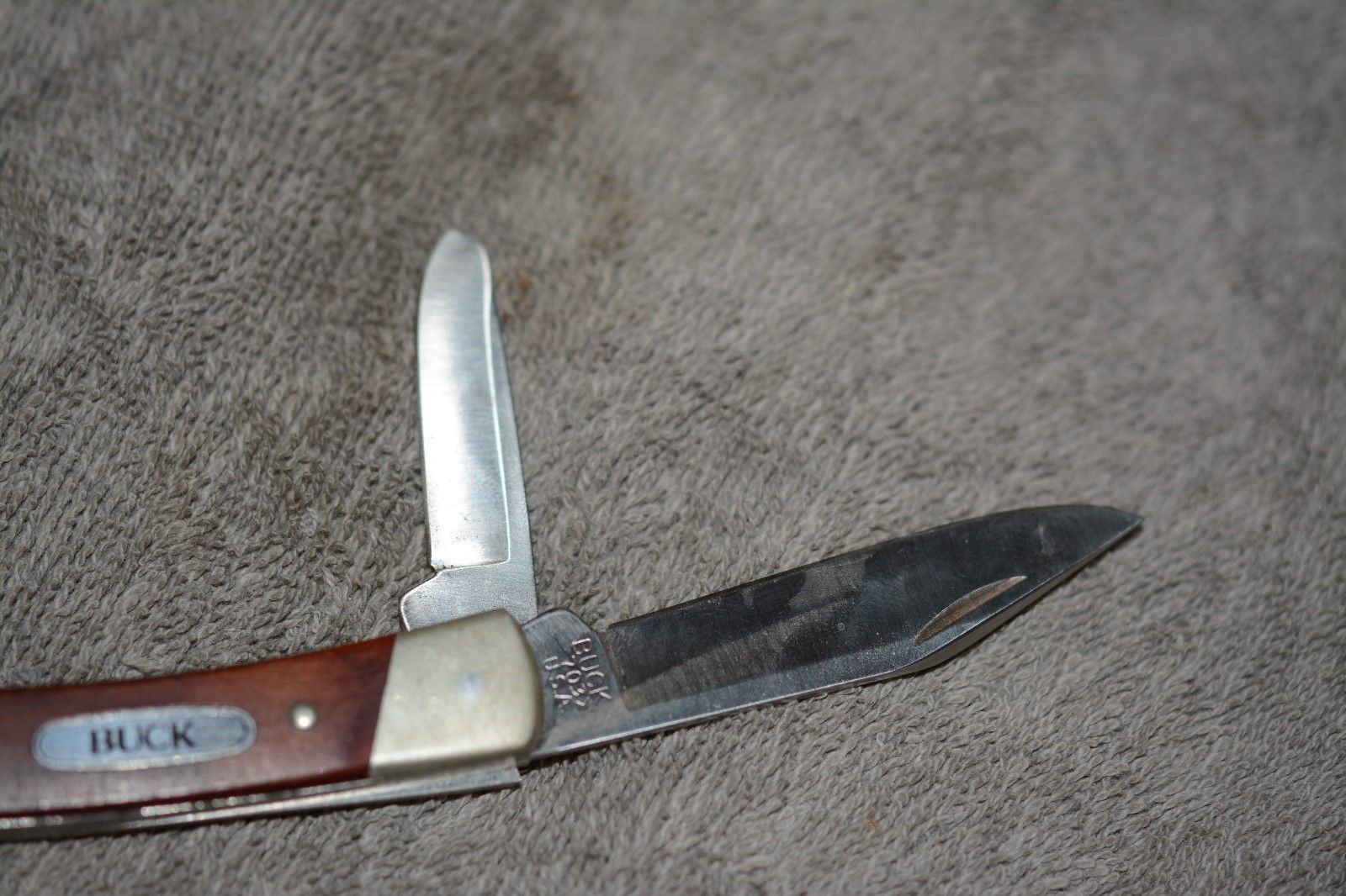 Vintage Buck 7035 Pocket Knife ??