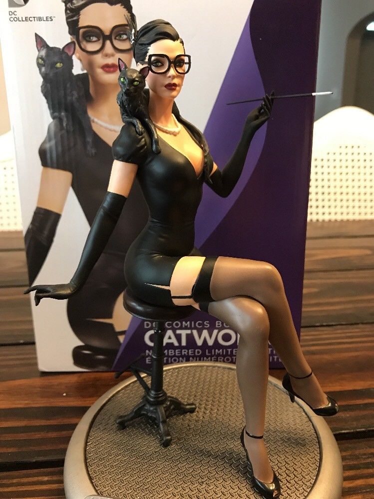 DC Comics Bombshells Catwoman Statue