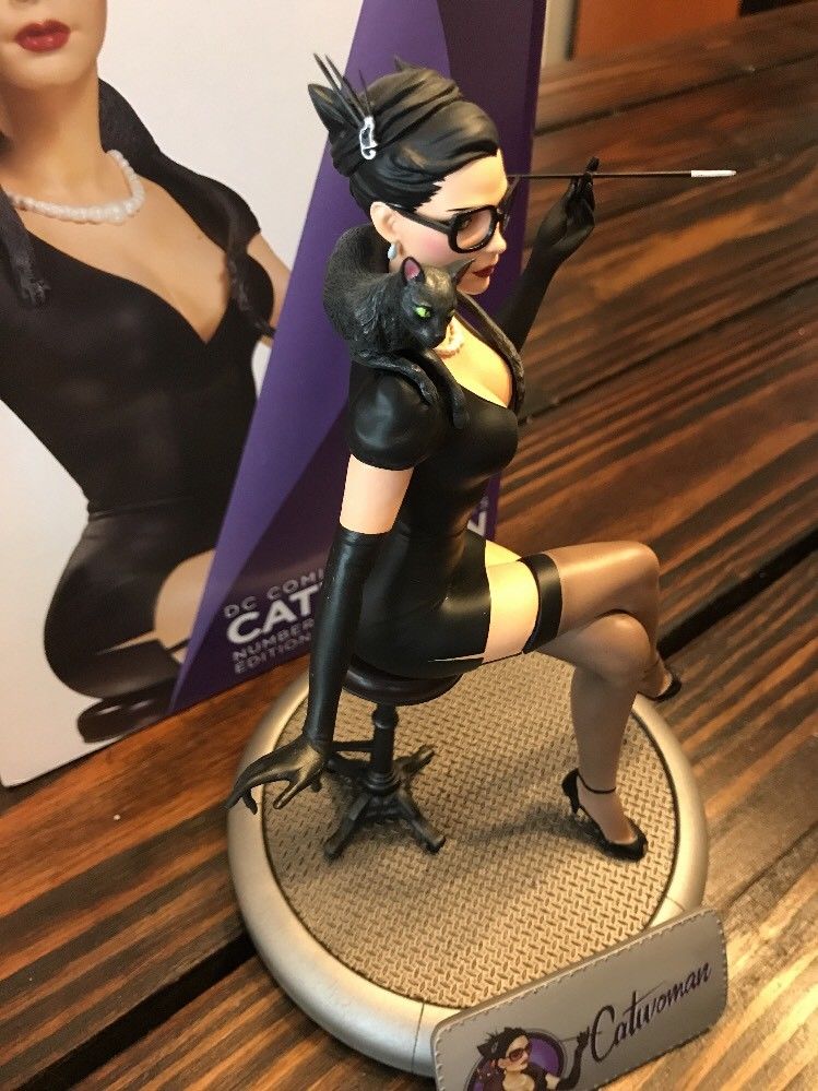 DC Comics Bombshells Catwoman Statue