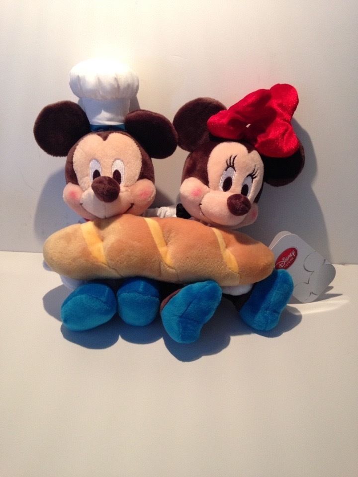 Disney Store Japan Delicatessen Mickey & Minnie with Baguette Plush New W Tags