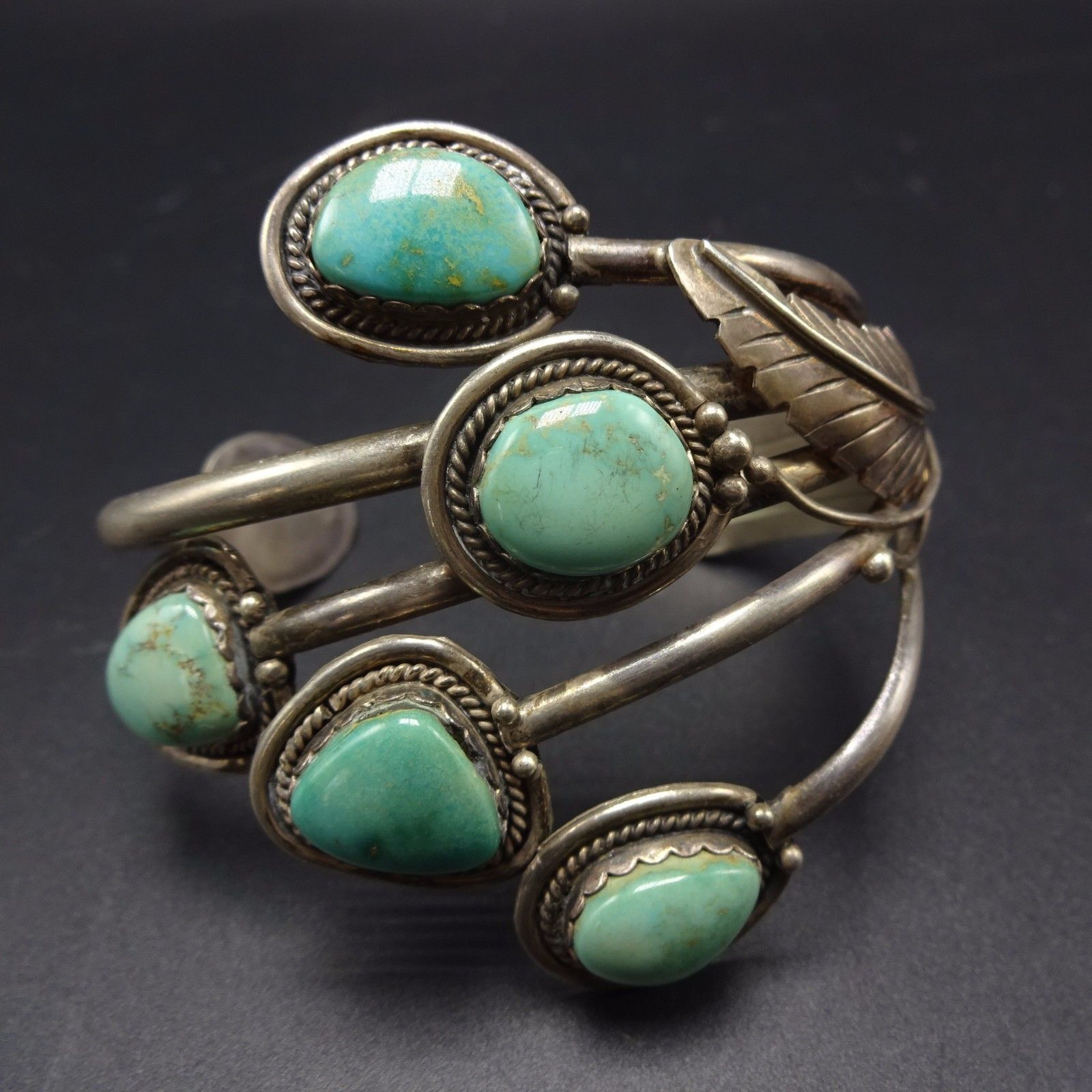 Gorgeous Vintage NAVAJO Sterling Silver & Light Green TURQUOISE Cuff BRACELET