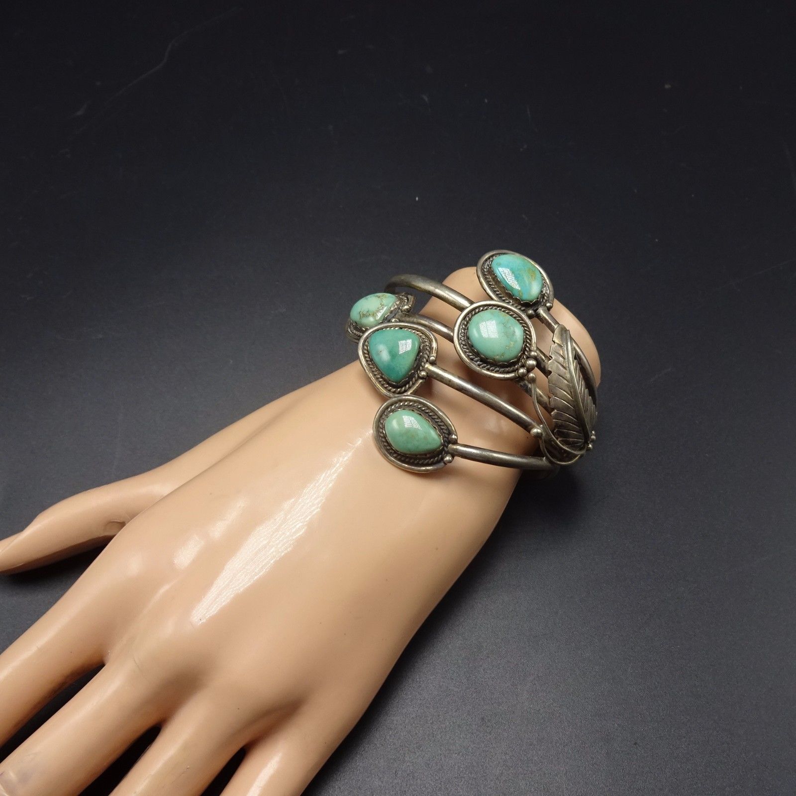 Gorgeous Vintage NAVAJO Sterling Silver & Light Green TURQUOISE Cuff BRACELET