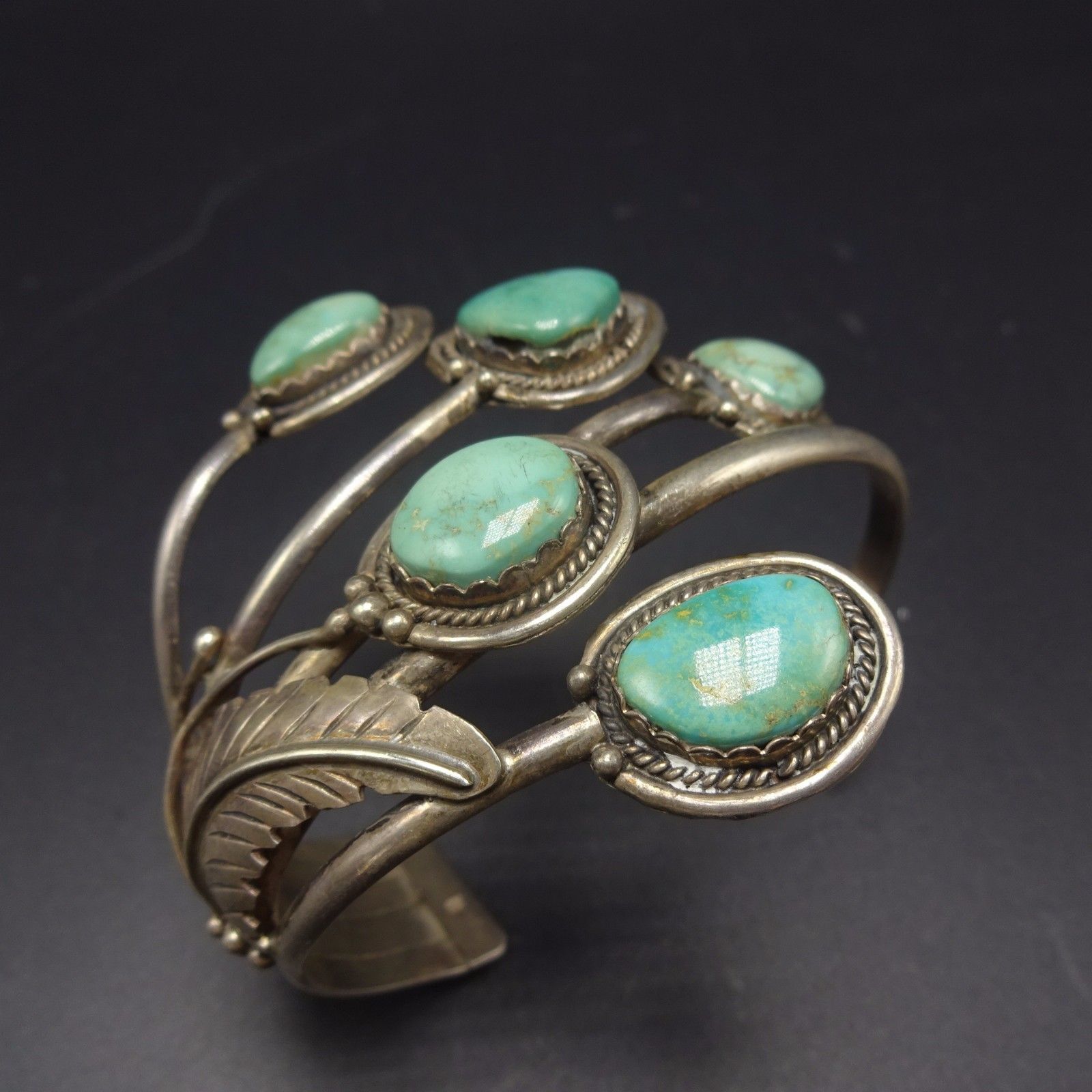 Gorgeous Vintage NAVAJO Sterling Silver & Light Green TURQUOISE Cuff BRACELET