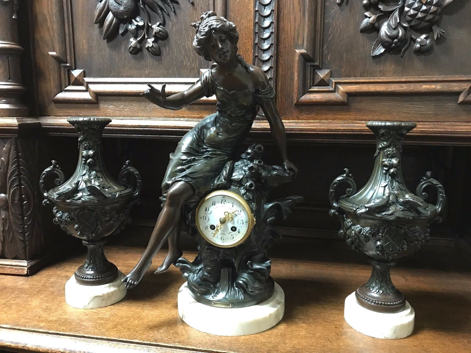 ANTIQUE FRENCH FIGURAL MANTEL CLOCK SET WITH VASES  France 1890