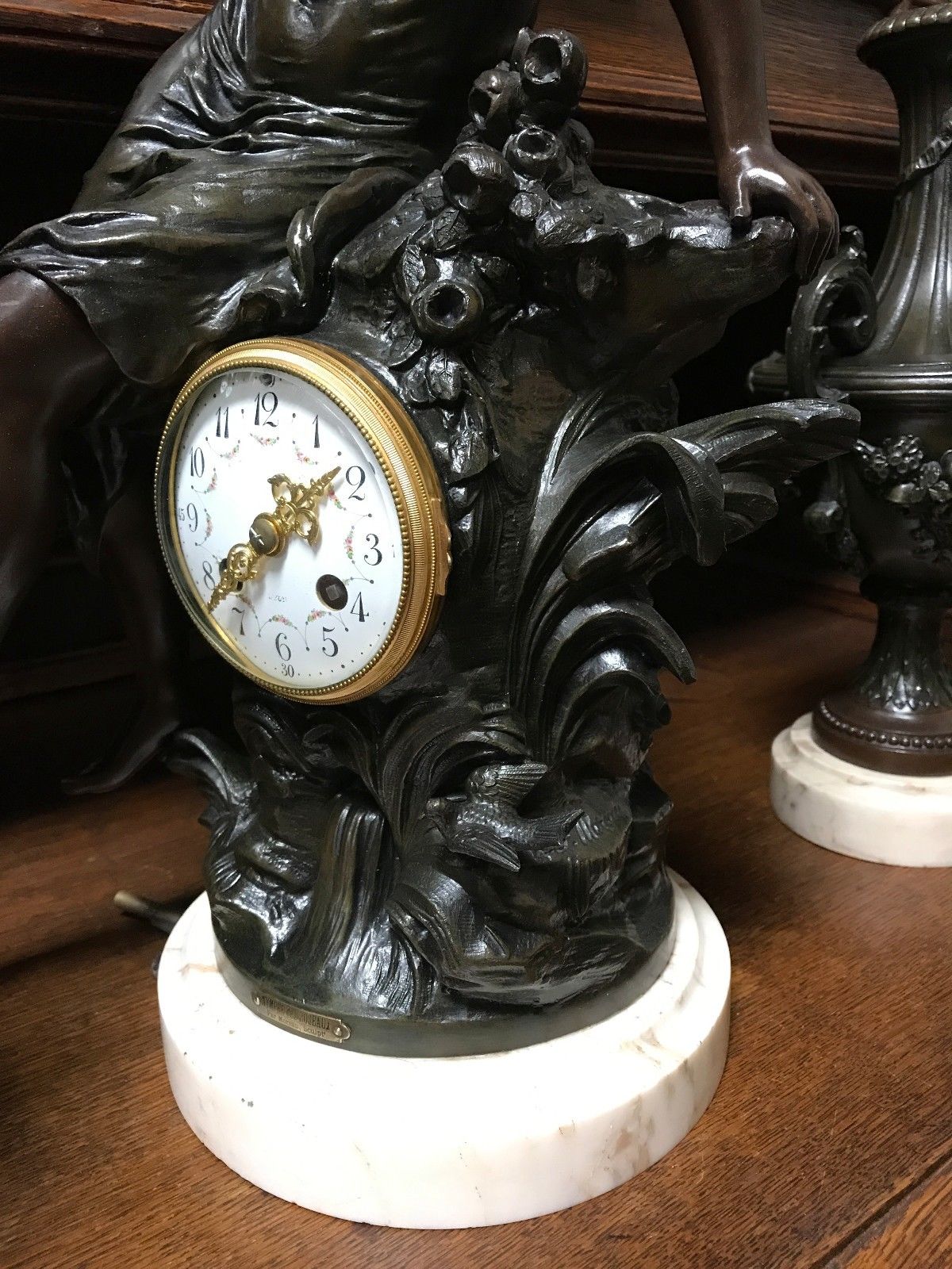 ANTIQUE FRENCH FIGURAL MANTEL CLOCK SET WITH VASES  France 1890