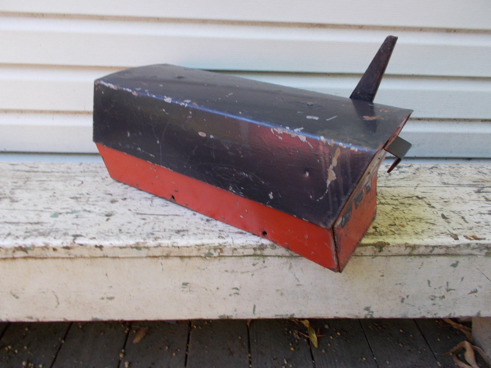 VINTAGE ORIGINAL MID CENTURY LEIGH BUILDING PRO.RURAL FARM HOUSE  METAL MAIL BOX