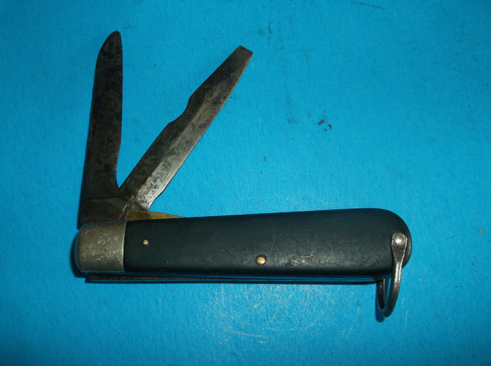 VTG. CAMILLUS POCKET KNIFE BLACK HANDLE 2 BLADES REFURBISHING