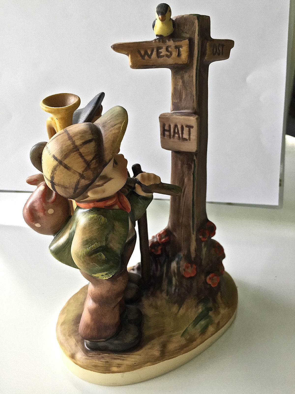 HUMMEL FIGURINE BY GOEBEL   "CROSSROADS"    #331• TMK6 • 6.75 TALL