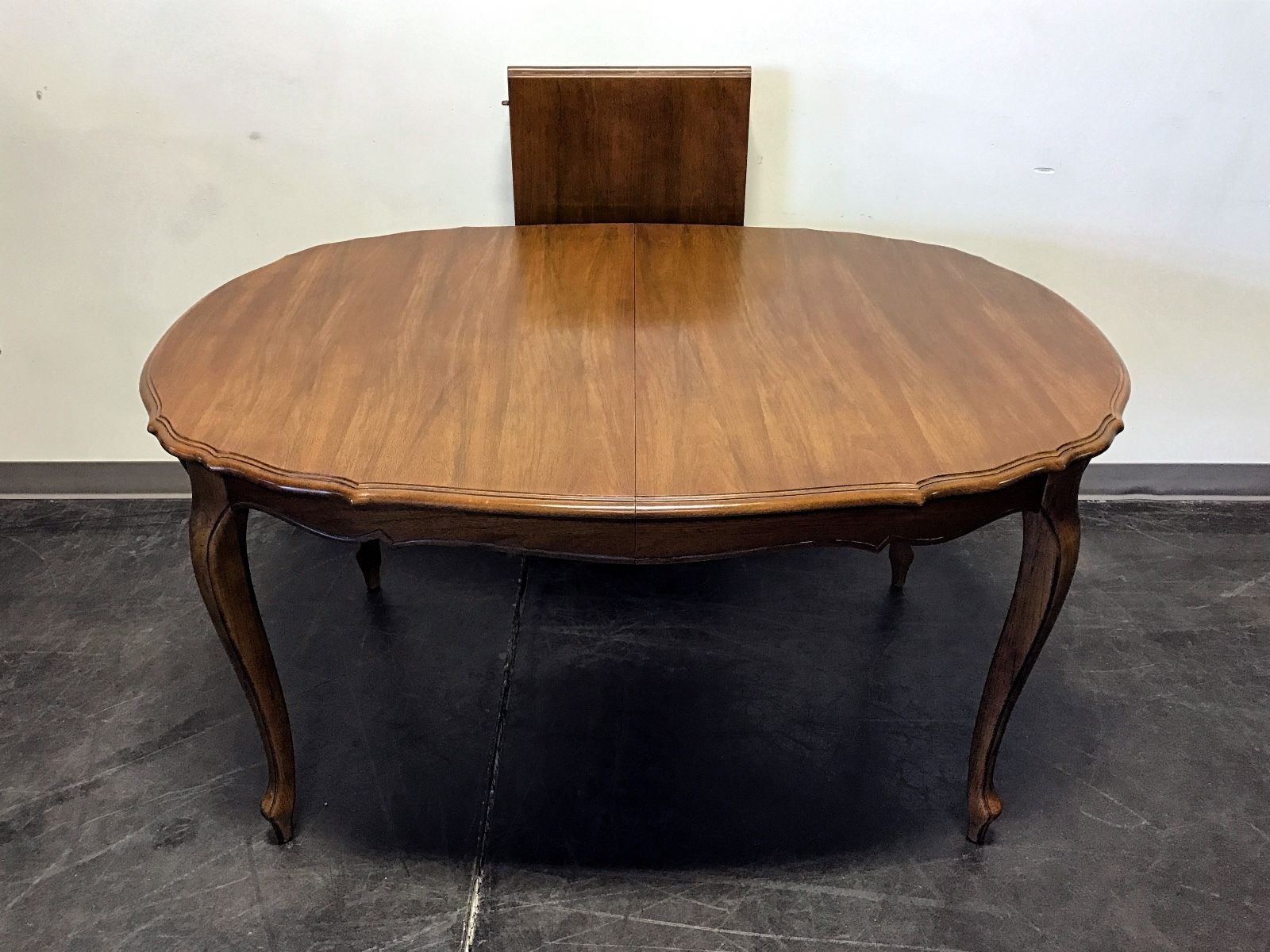 THOMASVILLE Vintage Mid-Century Era French Country Style Dining Table