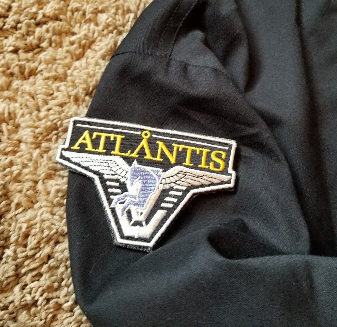 Stargate Atlantis prop screen used jacket and patches W/ COA