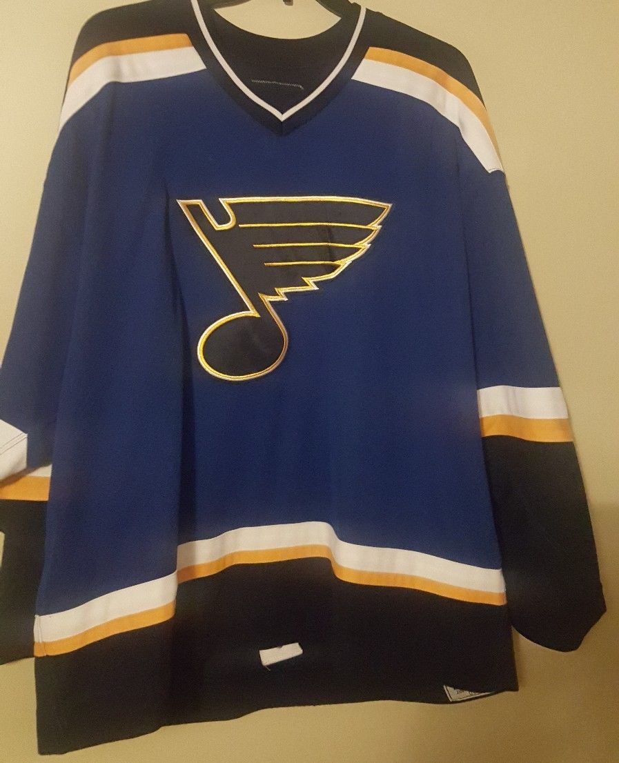 Brewer game worn jersey  st louis blues