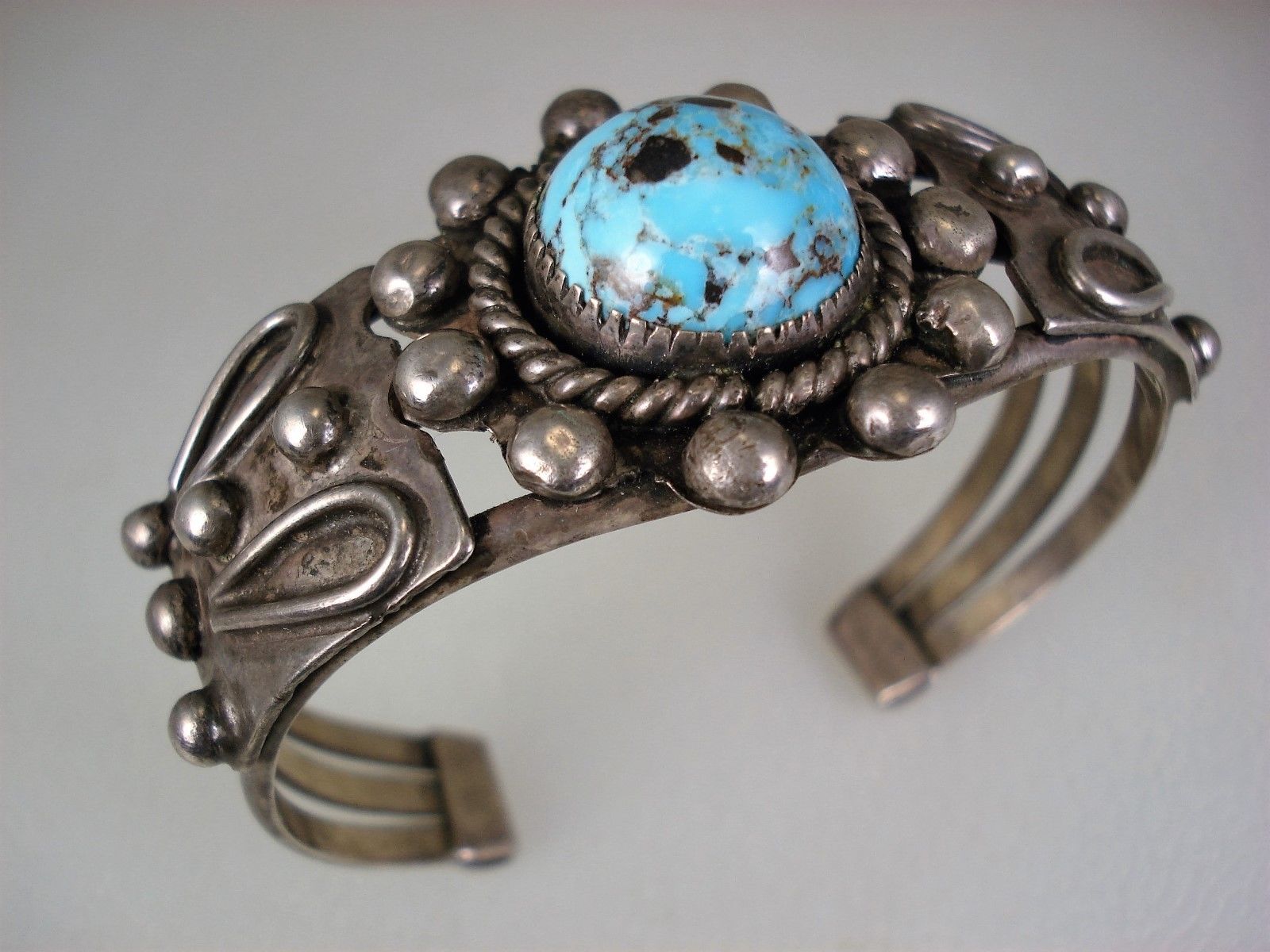 OLD PUEBLO INDIAN / NAVAJO STERLING SILVER & TURQUOISE BRACELET