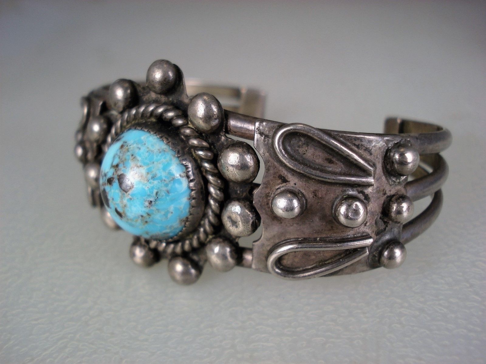 OLD PUEBLO INDIAN / NAVAJO STERLING SILVER & TURQUOISE BRACELET