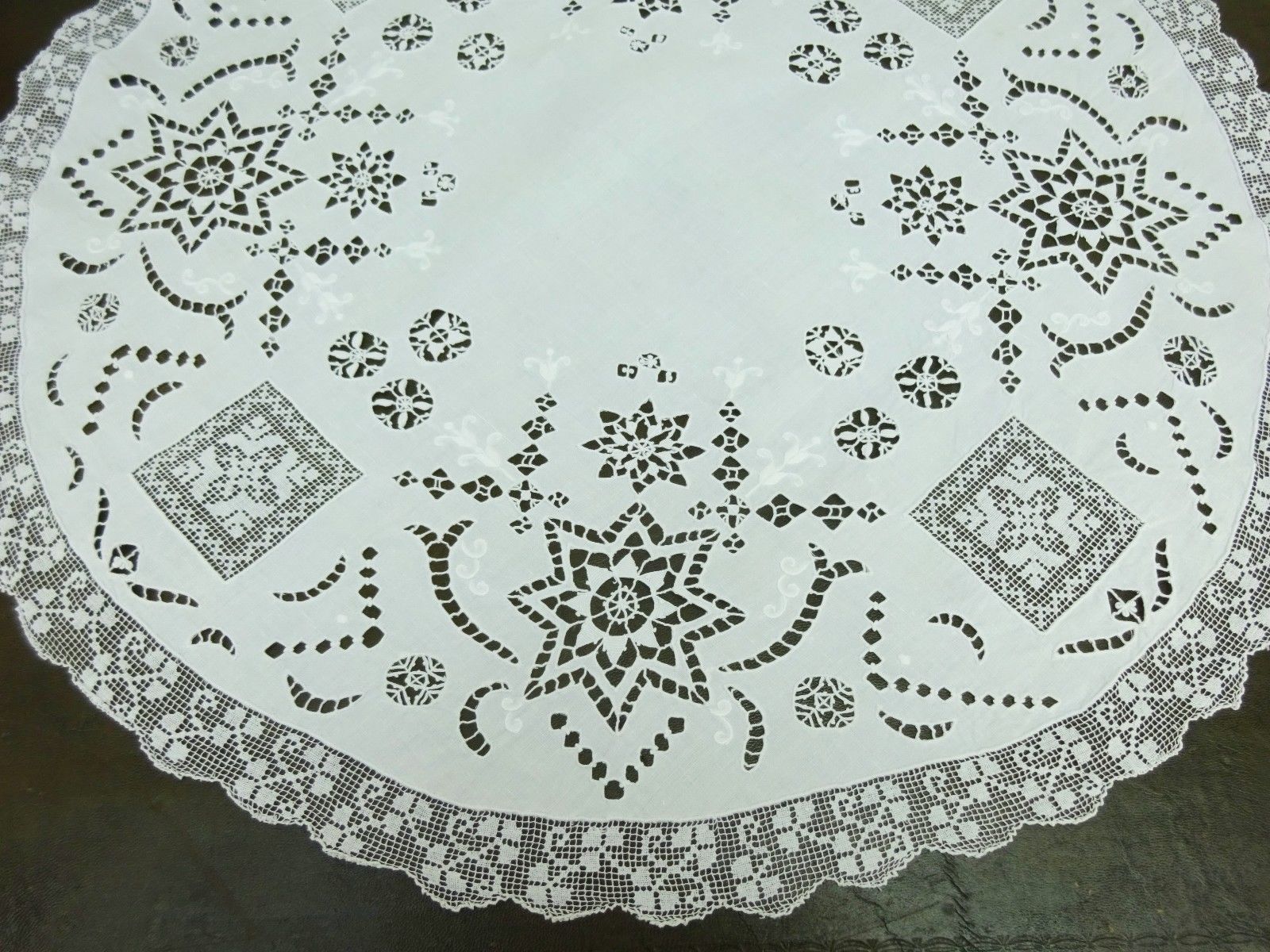 2 x Pretty Round Lace Table Mat Centre Linen Handmade Antique Embroidery Cutwork