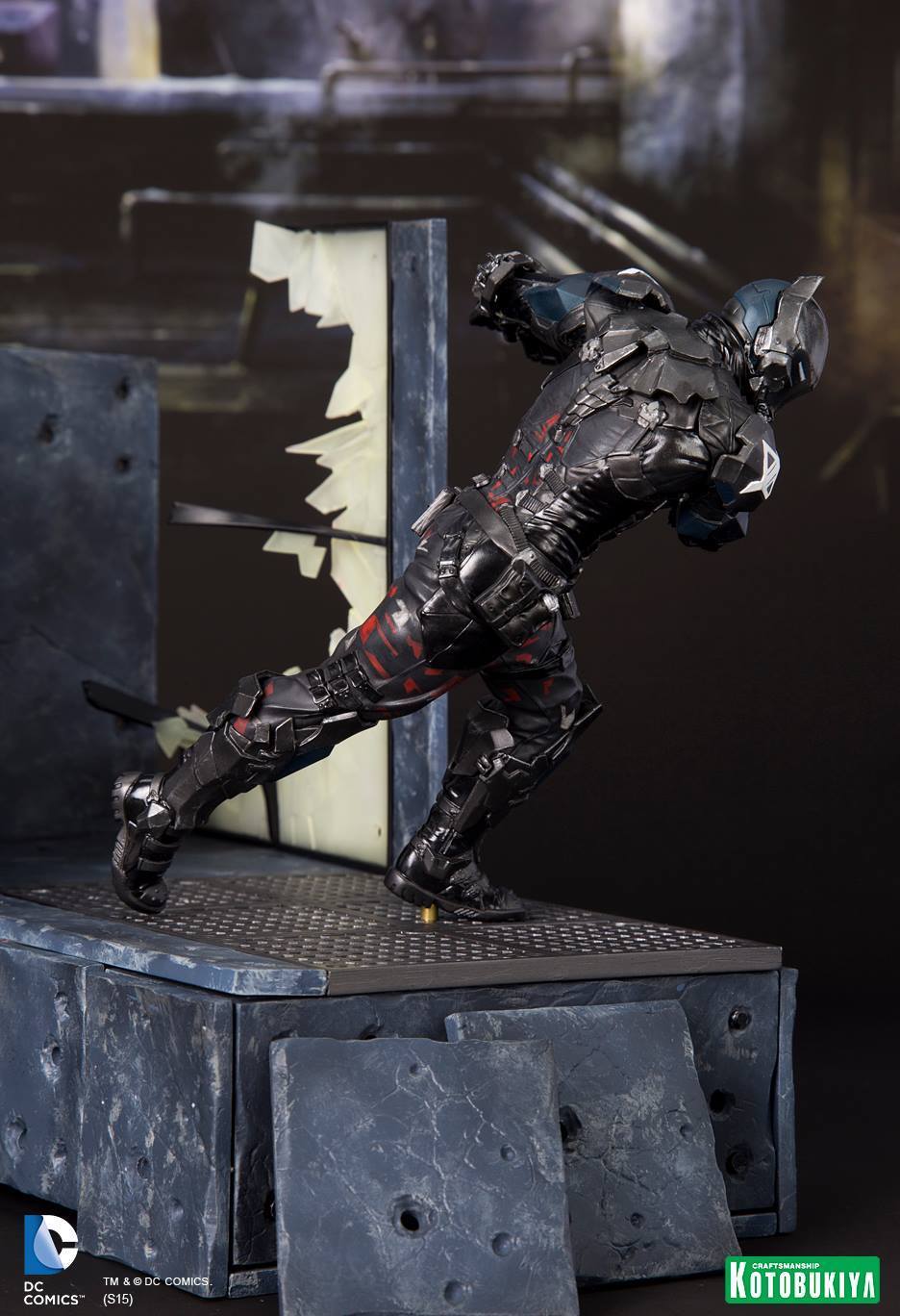 BATMAN ARKHAM KNIGHT VIDEO GAME STATUE! ARTFX+ KOTOBUKIYA 1/10 SCALE!