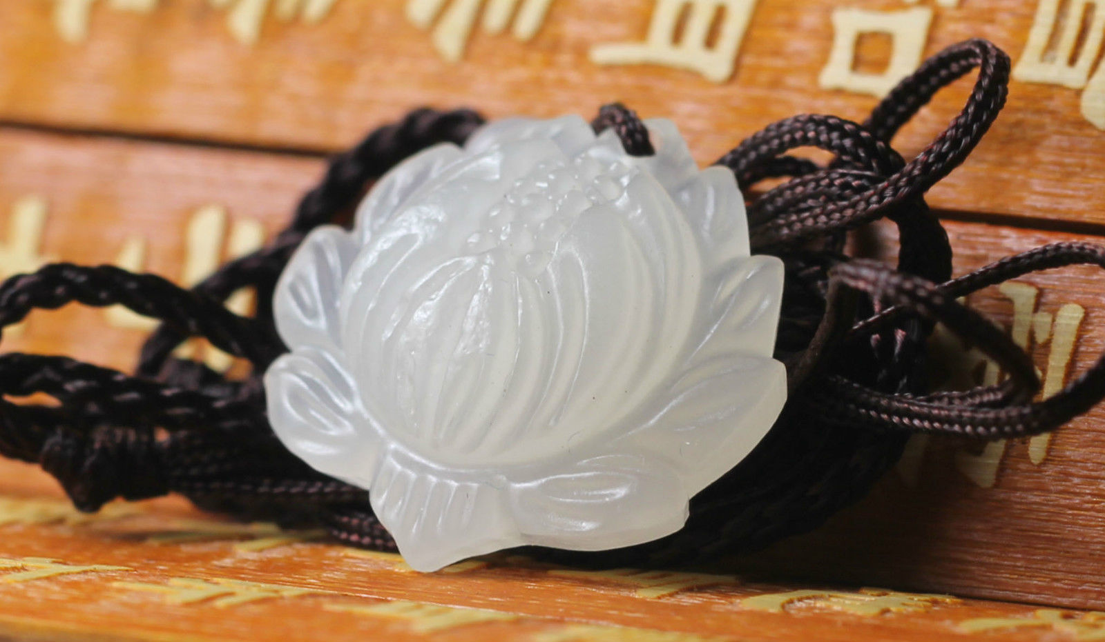 Chinese beautiful natural white jade hand-carved lotus flower pendant