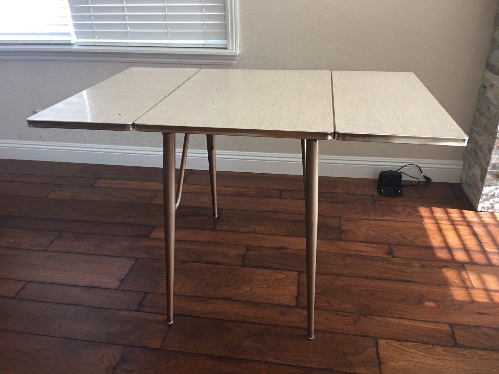 MID CENTURY MODERN DROP LEAF FORMICA DINETTE TABLE APARTMENT SIZE