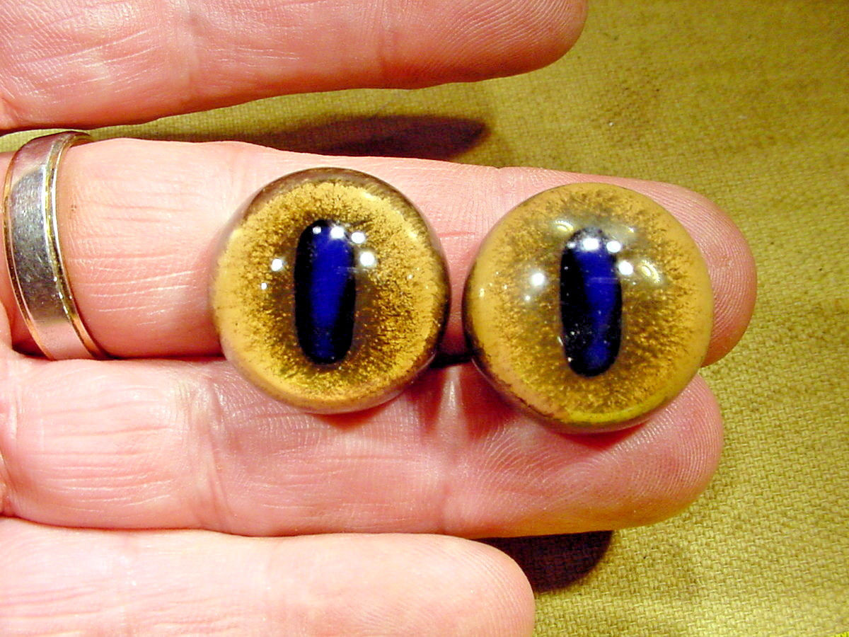 a pair vintage solid Glass Eyes size 24 mm teady bear taxidermy age 1910 Art  A1