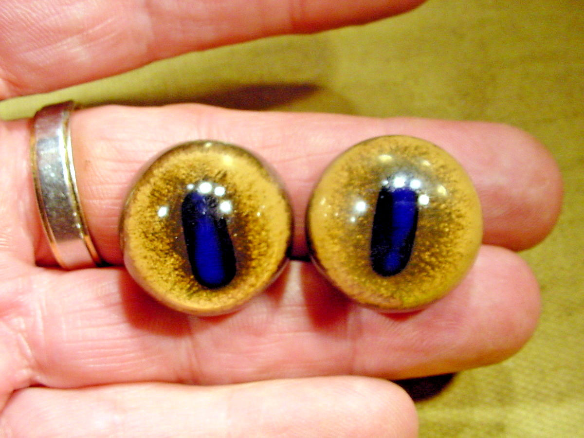 a pair vintage solid Glass Eyes size 24 mm teady bear taxidermy age 1910 Art  A1