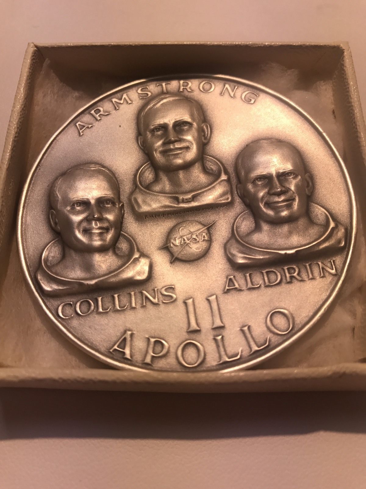 Apollo 11 .999 Silver Medallic Art Company Medal 4.91oz Silver In Original Box