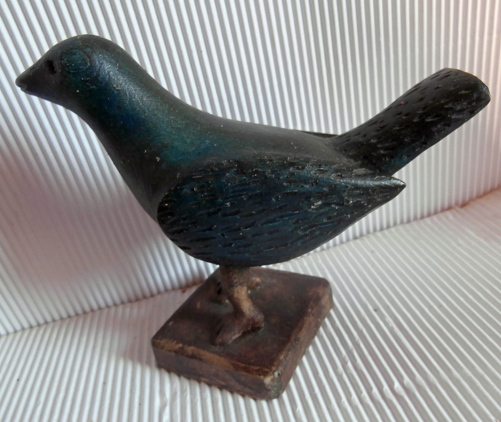 Rare Folk Art Hand Carved  bird  MAGNIFICENT  WORK  And  color  patina